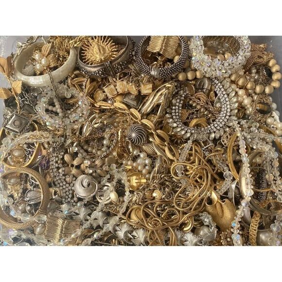 1/2โLb Vtg 2 Now Estate Costume Jewelry Lot~ mostly wearable - Picture 12 of 13